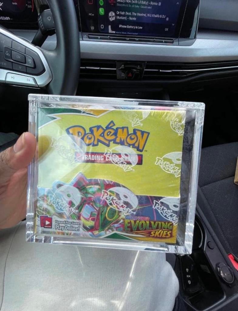 FIRST PRINT Evolving Skies Booster Box, Enlèvement ou Envoi, Comme neuf, Booster