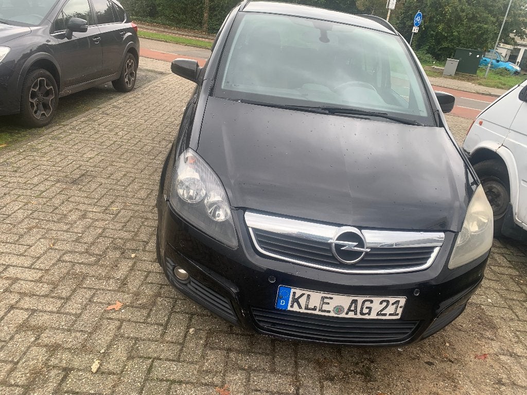 Opel zafira Diesel 2013 Duits Kenteken, Auto's, Voorwielaandrijving, Euro 5, Stof, 4 cilinders