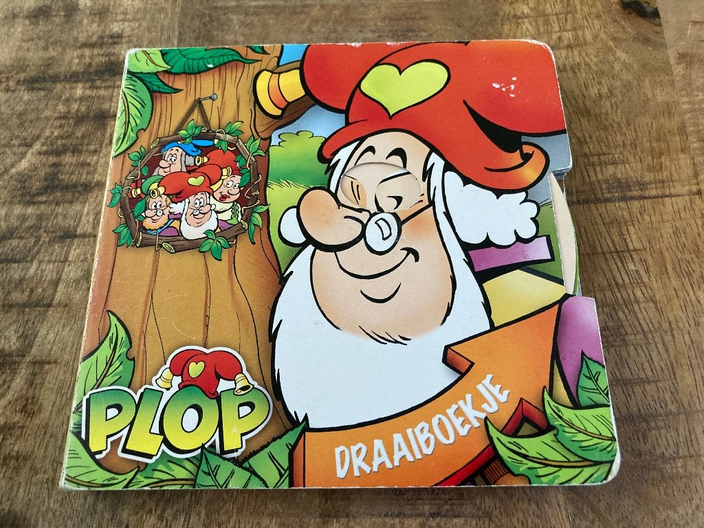 Kartonnen boek - Draaiboekje Plop - Studio100, Boeken, Ophalen of Verzenden, Gelezen, Studio 100, Sprookjes