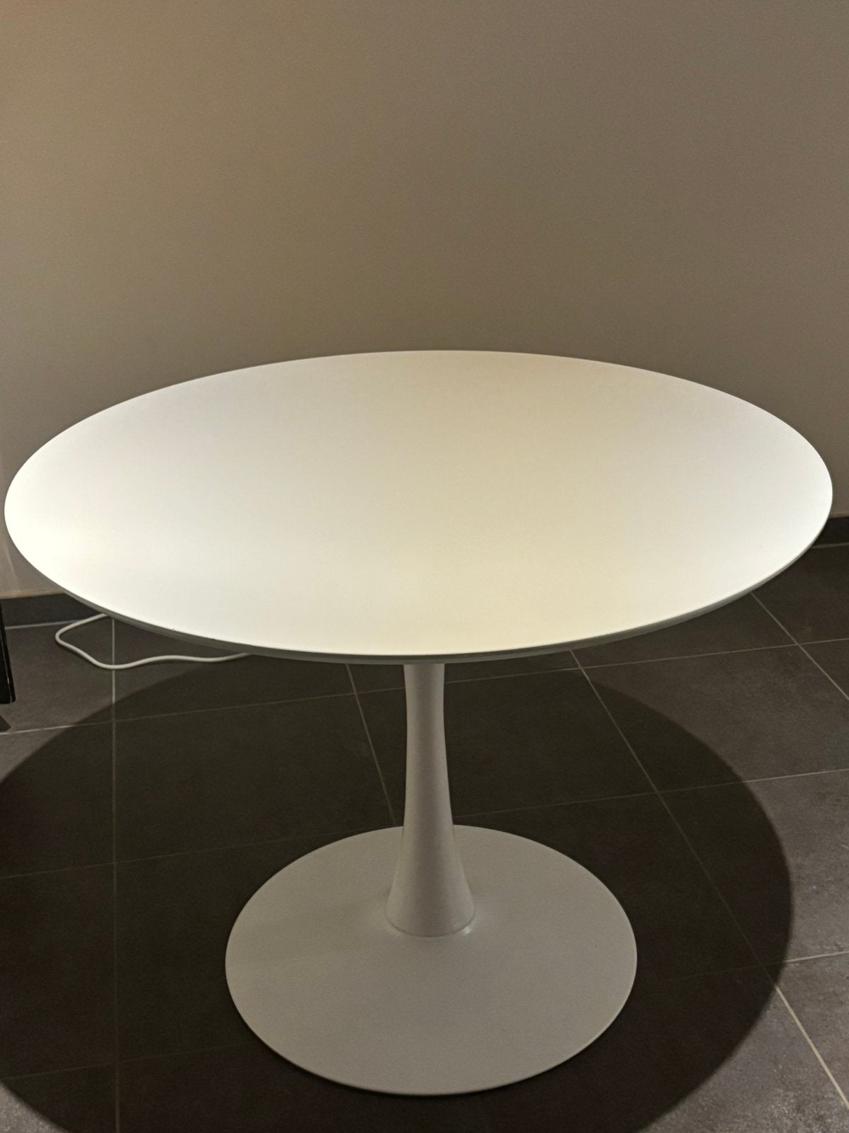 Ronde witte tafel - Jysk, Ophalen, Zo goed als nieuw