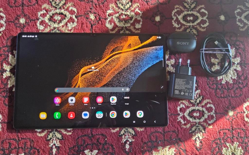 Samsung galaxy s8 ultra met accessoires. Met Sony buds, Computers en Software, Android Tablets, Ophalen