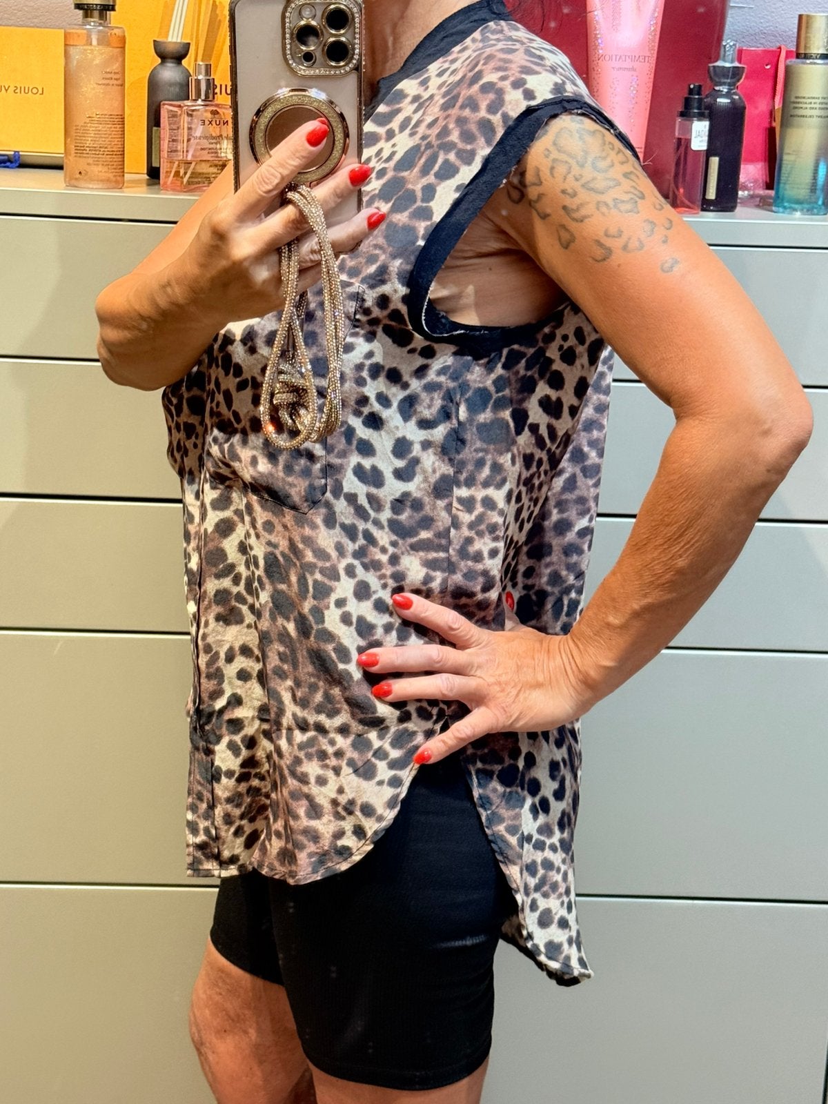 Chemise isabel marant soie taille unique, Vêtements | Femmes, Combinaisons, Comme neuf, Noir, Enlèvement ou Envoi