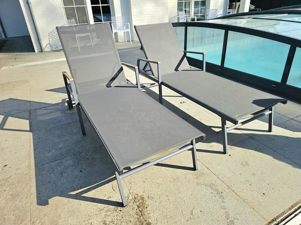 ligbed antraciet aluminium met armsteun, 2 beschikbaar, Tuin en Terras, Ligbedden, Ophalen, Aluminium