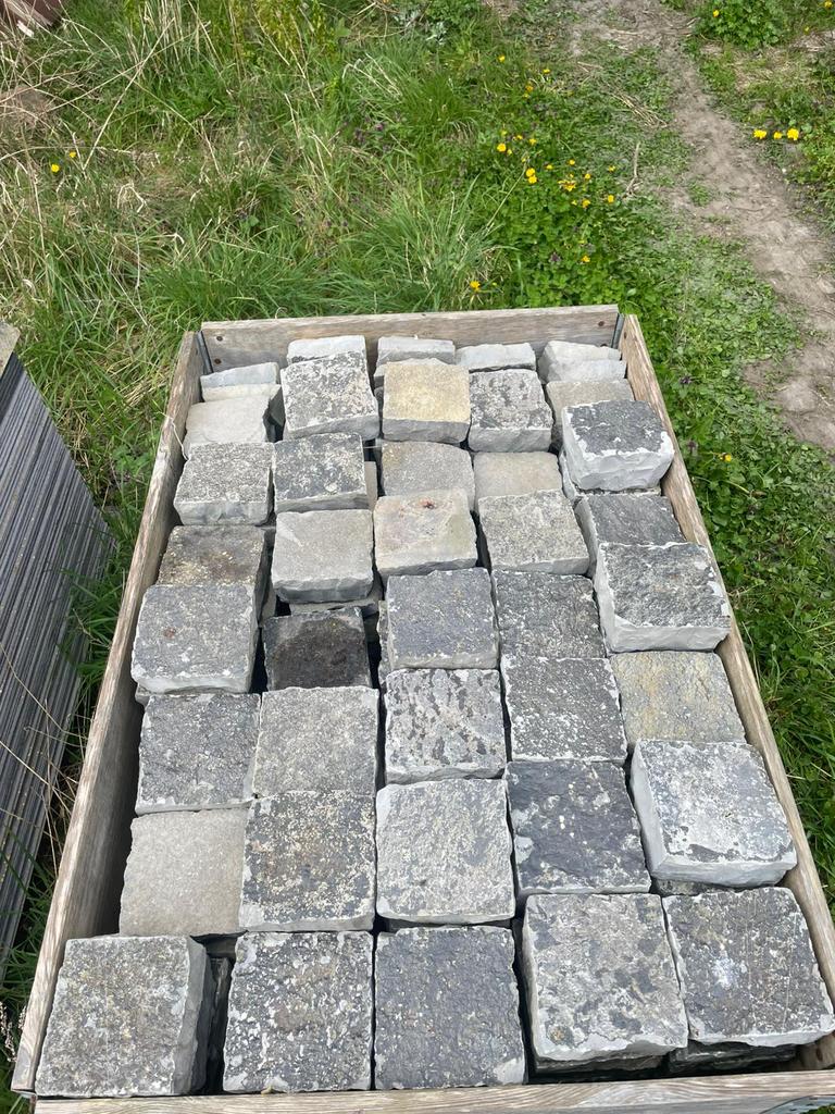 Platines van vietnamese basalt, Tuin en Terras, Ophalen, Zo goed als nieuw