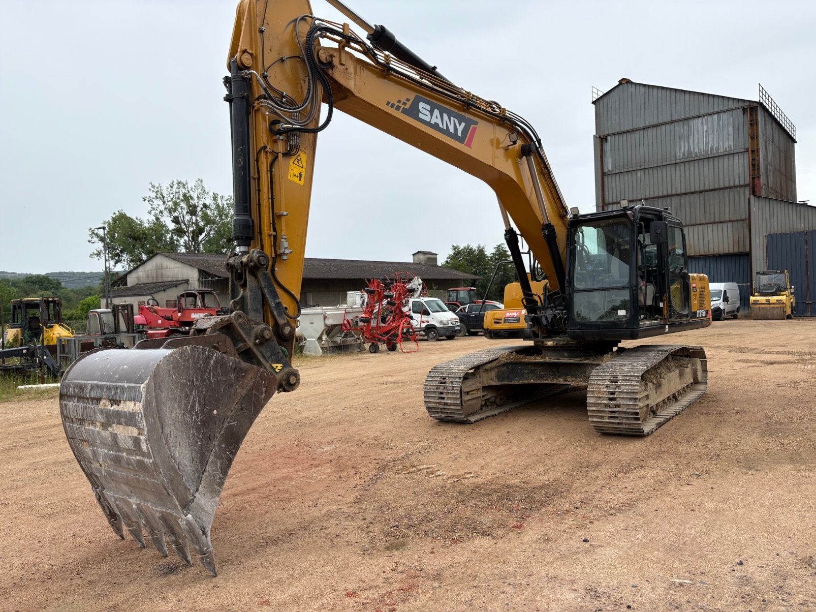 Pelle SANY, Articles professionnels, Machines & Construction | Grues & Excavatrices, Enlèvement