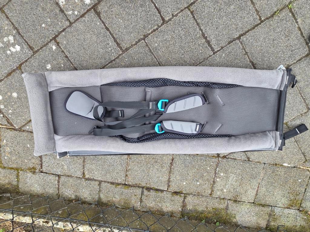 Thule Chariot Infant Sling – baby hangmatje, Ophalen