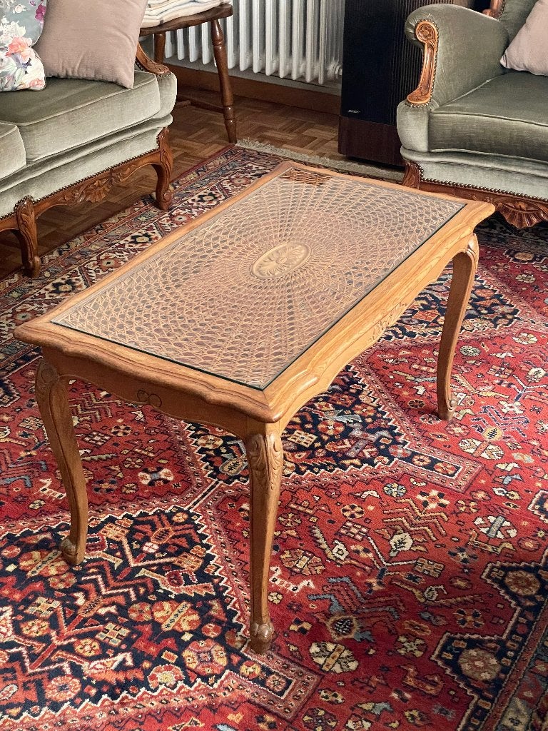 Klassieke salontafel in Louis XV / Frans landelijke stijl, Antiek en Kunst, Ophalen
