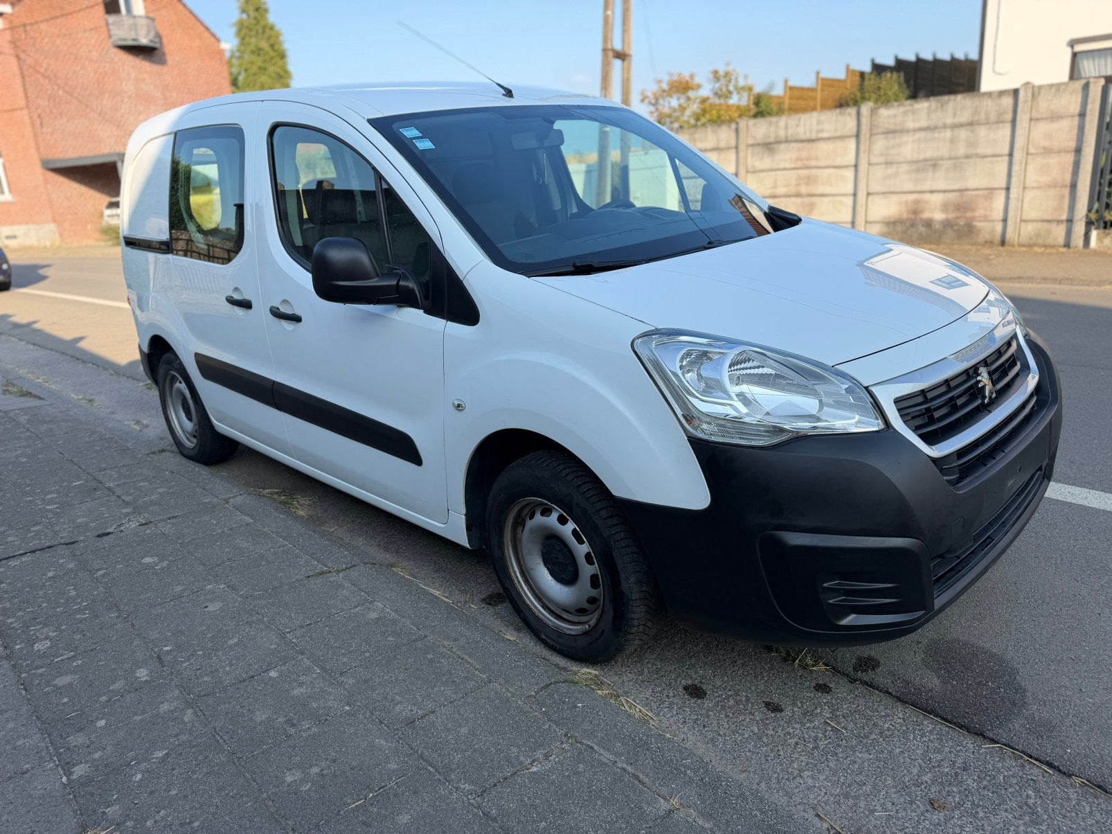A vendre : Peugeot Partner 1.6 BlueHDi 100cv 2018 euro6b, Auto's, Voorwielaandrijving, Parkeersensor, Stof, 4 cilinders