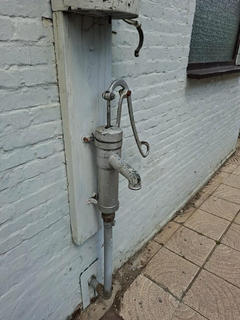 Handwaterpomp Zwengelpomp Gietijzer Tuinwaterpomp Waterpomp, Jardin & Terrasse, Pompes à eau, Enlèvement, Utilisé, Manuelle, Pompe pour citernes d'eau de pluie