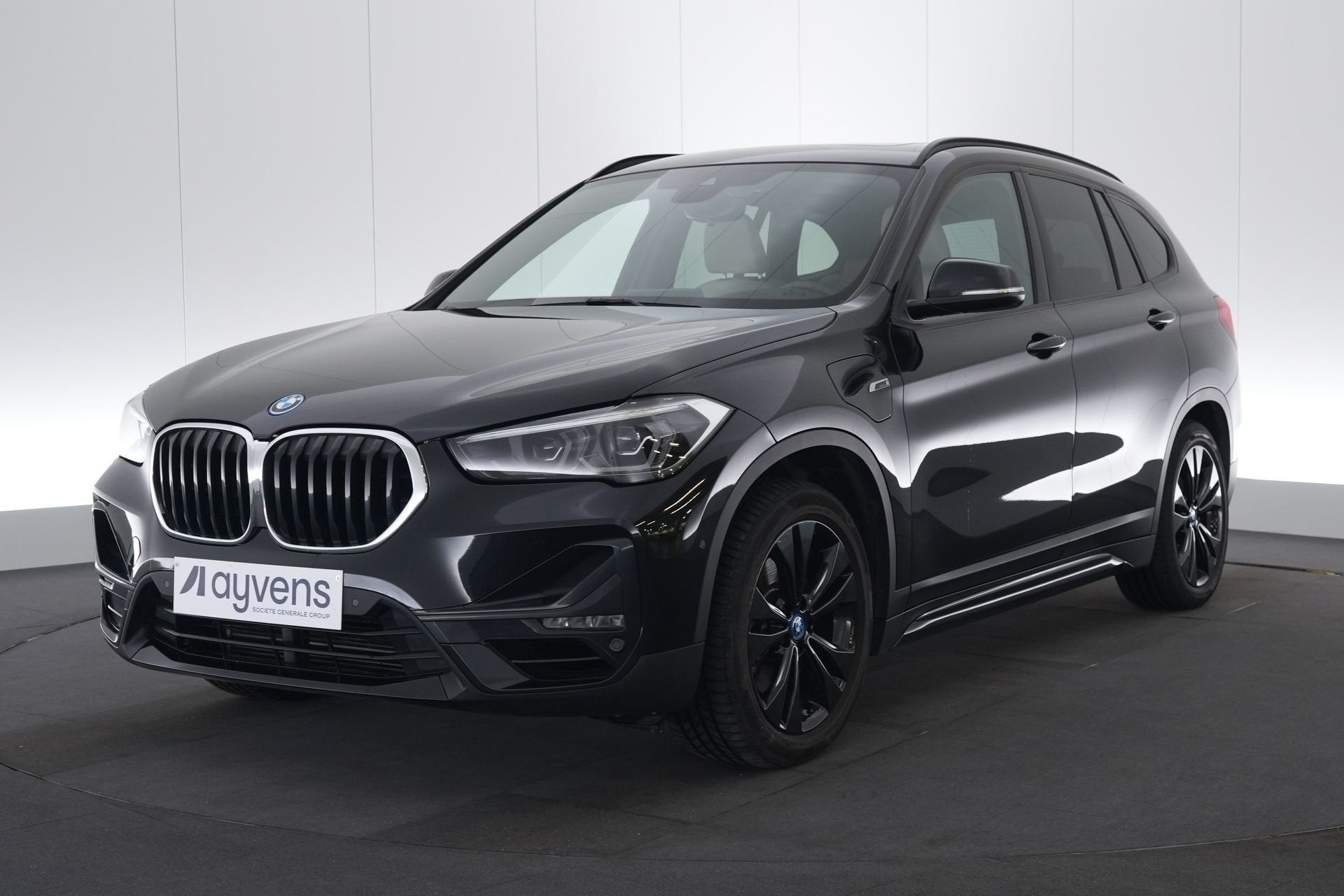 (2BTE501) BMW X1, Auto's, Stof, Zwart, Plug-in hybride, Bedrijf
