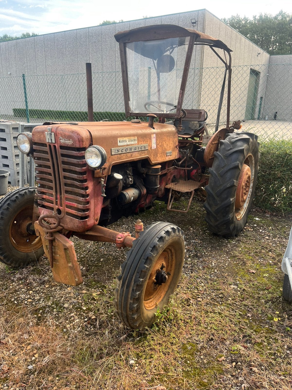 Oldtimer tractor mccormick d320, Ophalen, McCormick