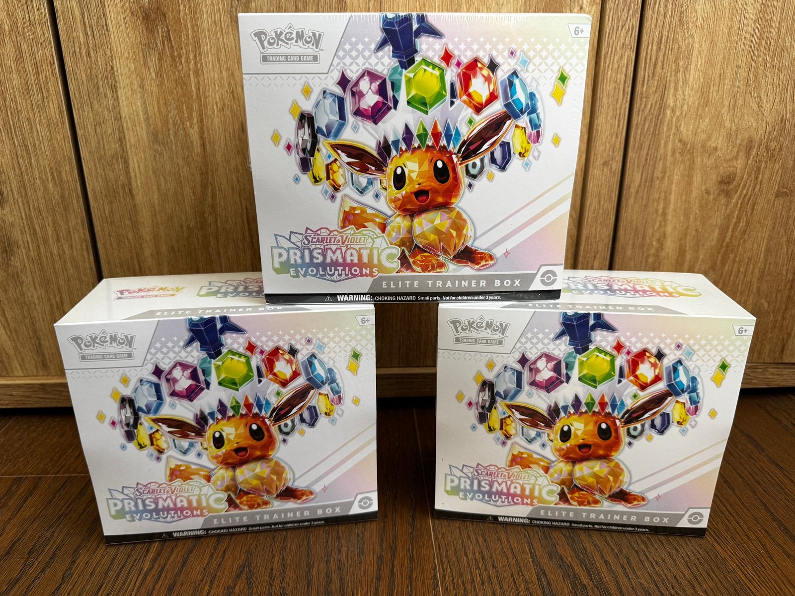 3x Prismatic Evolutions ETB sealed - Pokémon - Engels, Ophalen of Verzenden, Nieuw, Boosterbox, Foil