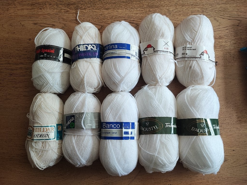 lot witte wol 10 bollen €4 voor het lot, Ophalen of Verzenden, Zo goed als nieuw