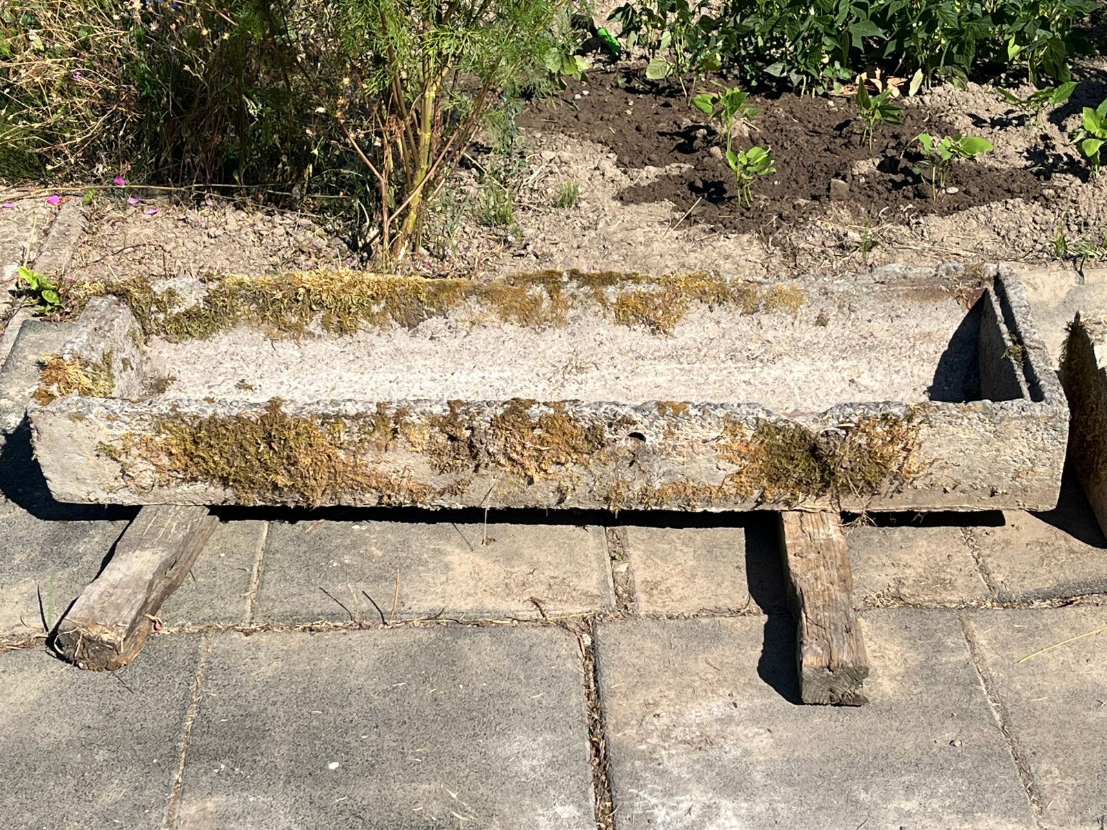 2 betonnen troggen/ bruikbaar als bloembakken, Tuin en Terras, Ophalen, Gebruikt, Minder dan 30 cm, 100 cm of meer