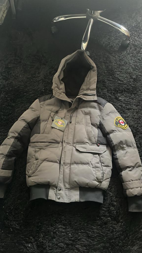Zaventti Canada Goose jas maat S, Kleding | Heren, Ophalen, Zo goed als nieuw, Maat 46 (S) of kleiner, Grijs