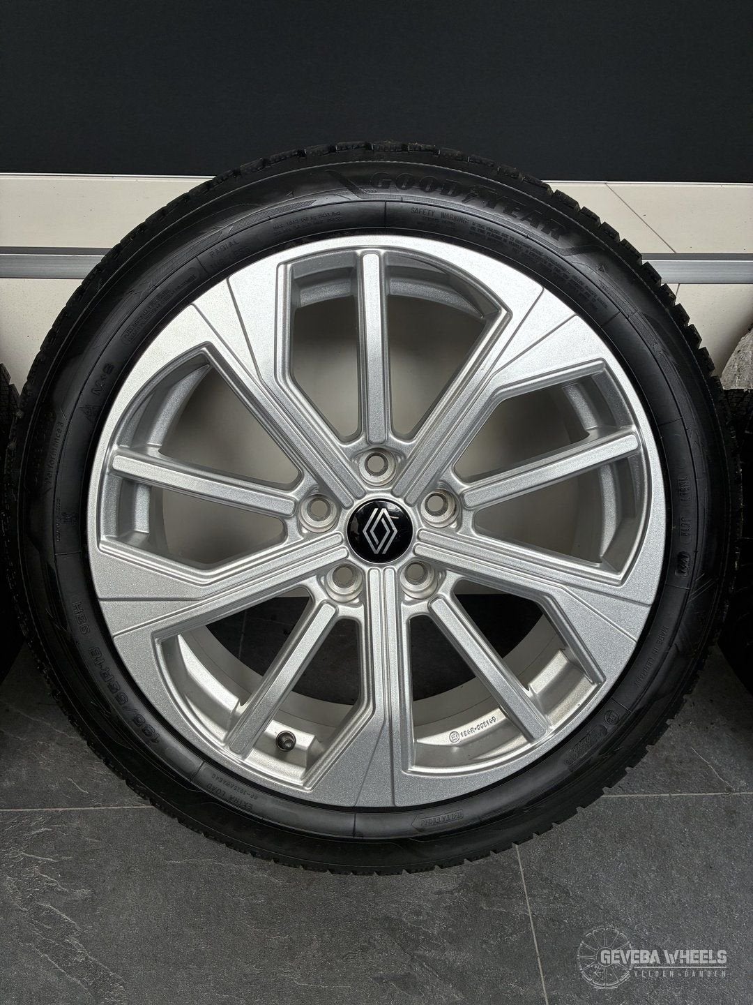18” Renault 5 R5 sport velgen + winterbanden 5x114.3, Autos : Pièces & Accessoires, Pneus et Jantes, Pneus hiver, Véhicule de tourisme