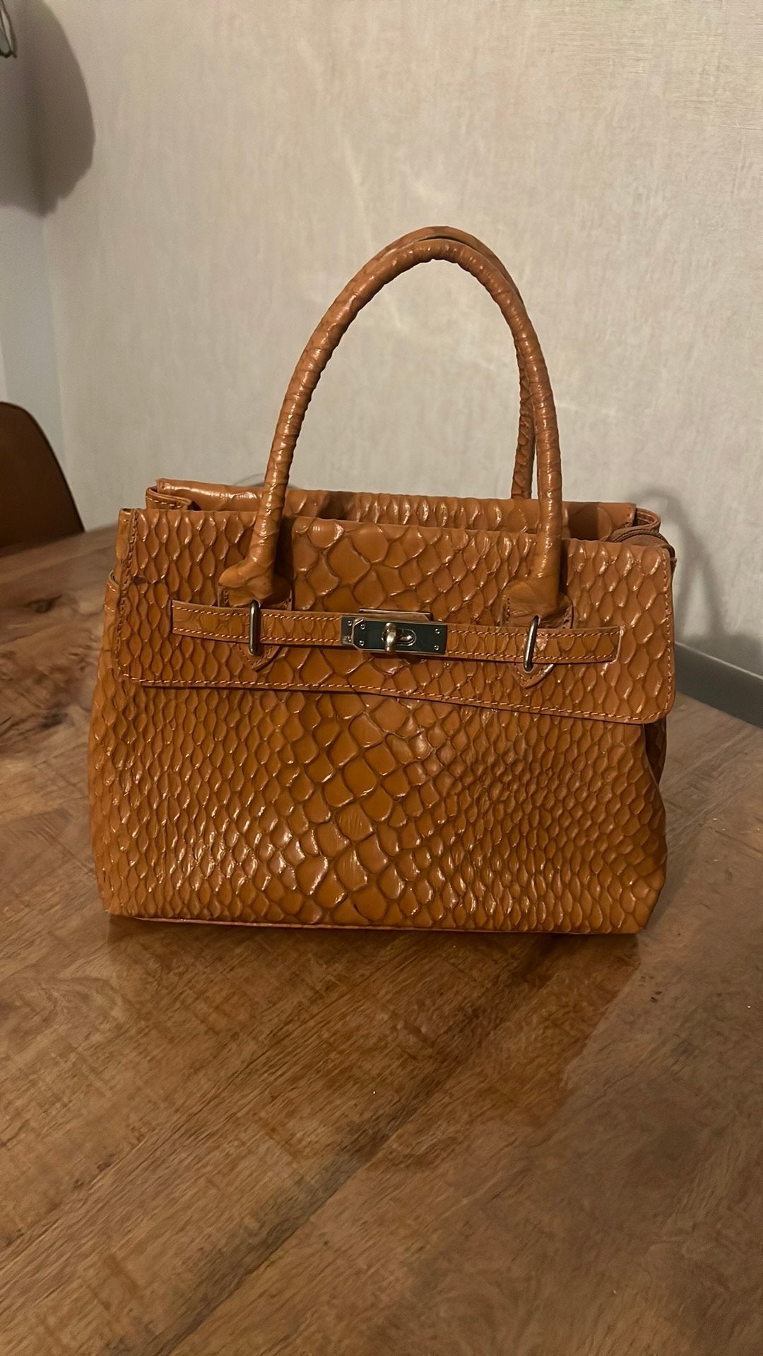 Handtas leder, Handtassen en Accessoires, Tassen | Damestassen, Ophalen, Zo goed als nieuw