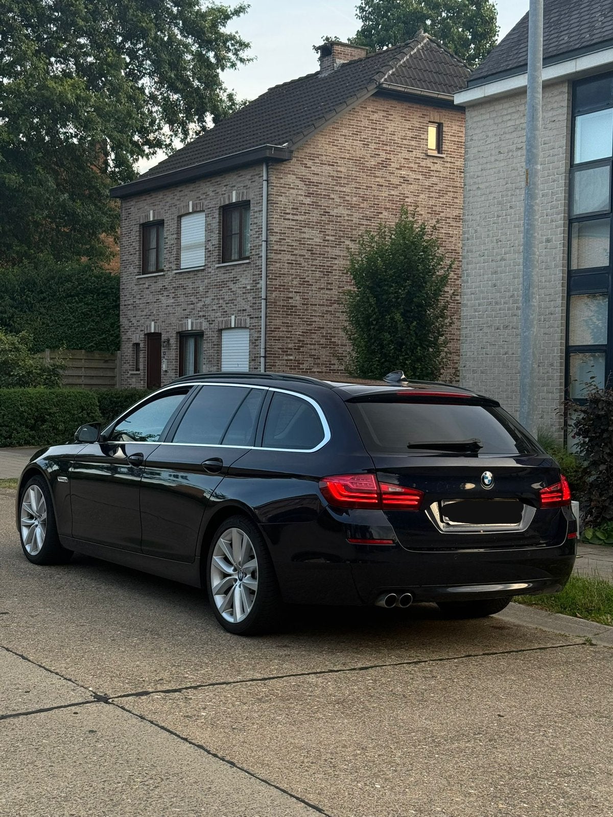 BMW 5er Touring 18D/En très bon état/EURO6B/Manuel, Autos, Cuir, https://public.car-pass.be/verify/5419-6510-3391, Entreprise