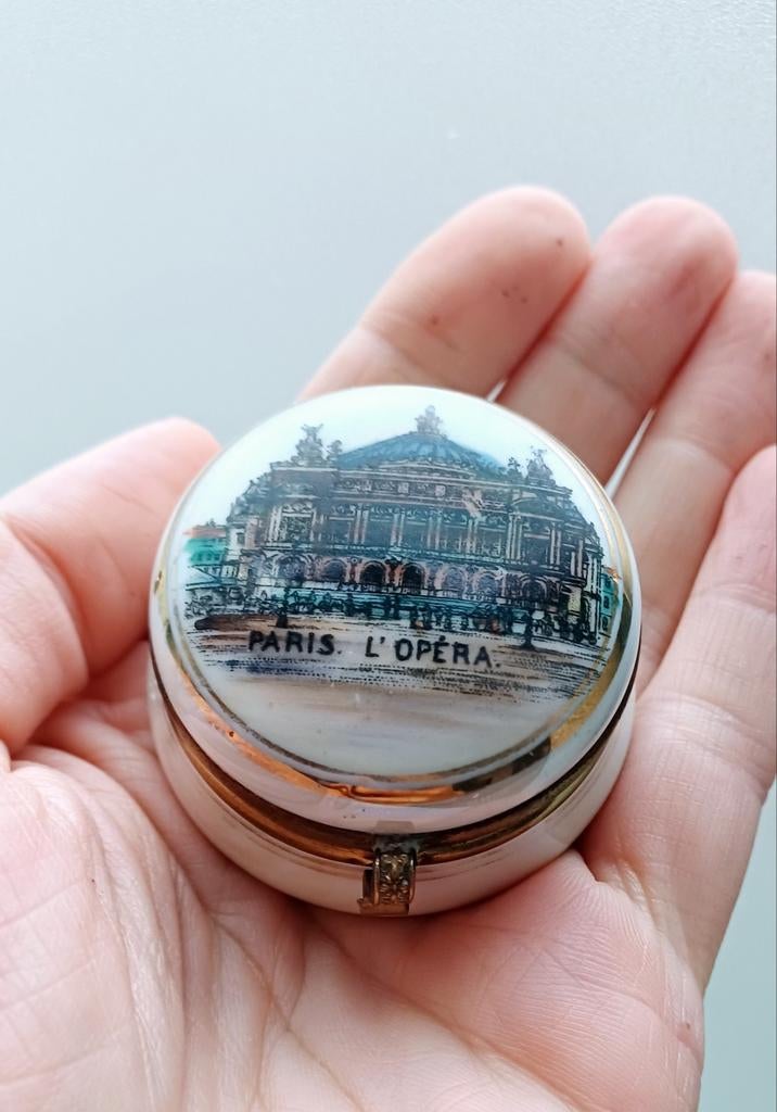Boîte à pilules française ancienne, Enlèvement ou Envoi