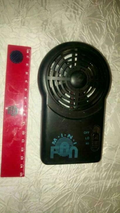 Vintage mini ventilateur portable noir sur piles Mini Fan, Enlèvement ou Envoi, Utilisé