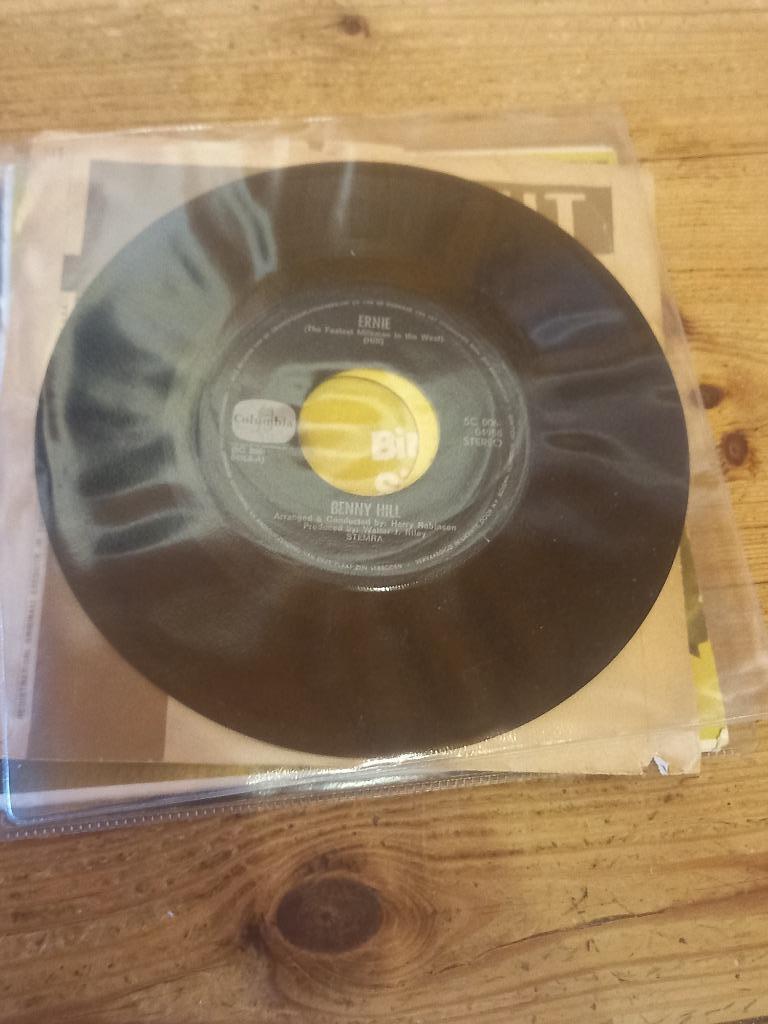Single van Benny Hill, Cd's en Dvd's, Ophalen of Verzenden, Gebruikt, Filmmuziek en Soundtracks