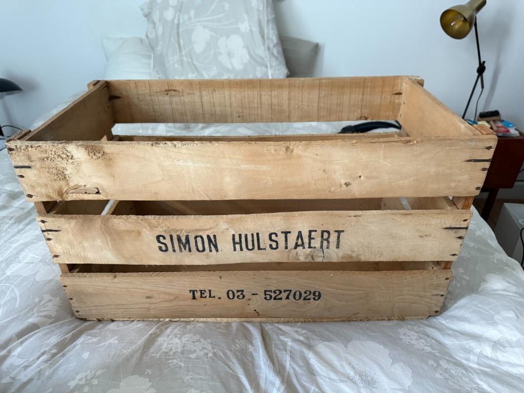 Caisse grande et solide simon hulstaert, Enlèvement