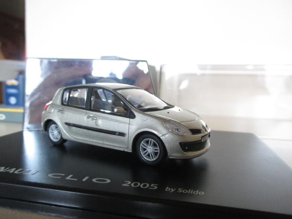 Solido - Renault Clio (2005) 1:43 - Dans boîte de présentati, Enlèvement ou Envoi, Comme neuf, Voiture, Solido
