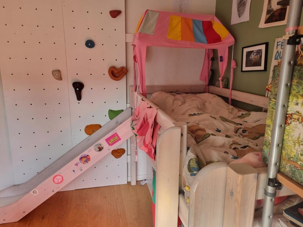 Lit mi-hauteur Flexa et toboggan, Enlèvement