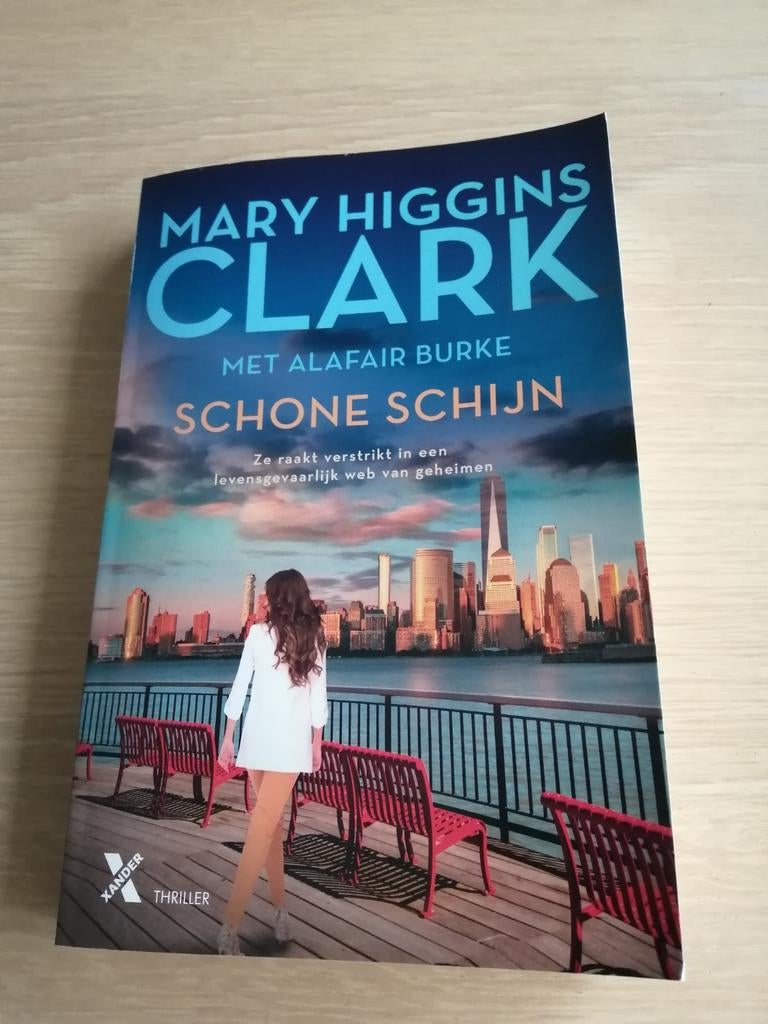 Mary Higgins Clark - Schone schijn, Ophalen of Verzenden, Gelezen, Mary Higgins Clark