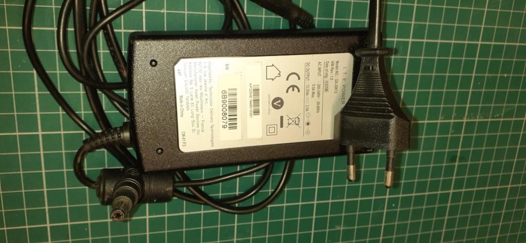 Adaptor net voeding  12v Dc 2,5A en andere., Ophalen of Verzenden, Gebruikt