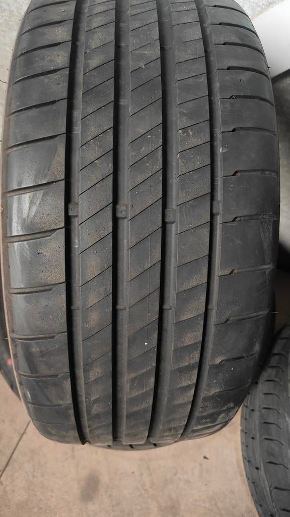 235/35r19 Bridgestone 60€ chacun avec support 235/35r19, Enlèvement