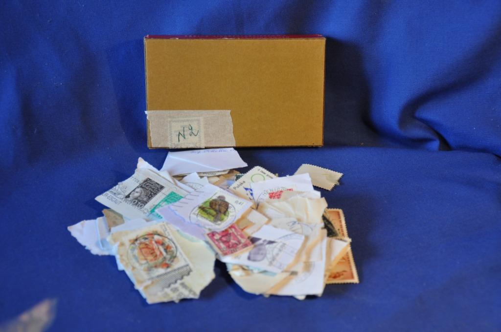 §  varia de 100 timbres oblitères (2), Enlèvement ou Envoi
