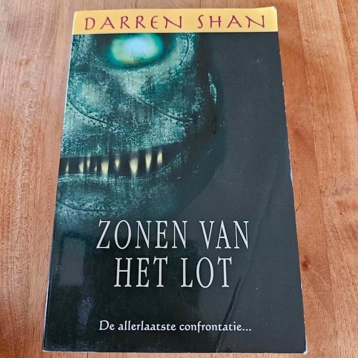 Darren Shan - Zonen van het lot, Boeken, Ophalen of Verzenden, Zo goed als nieuw