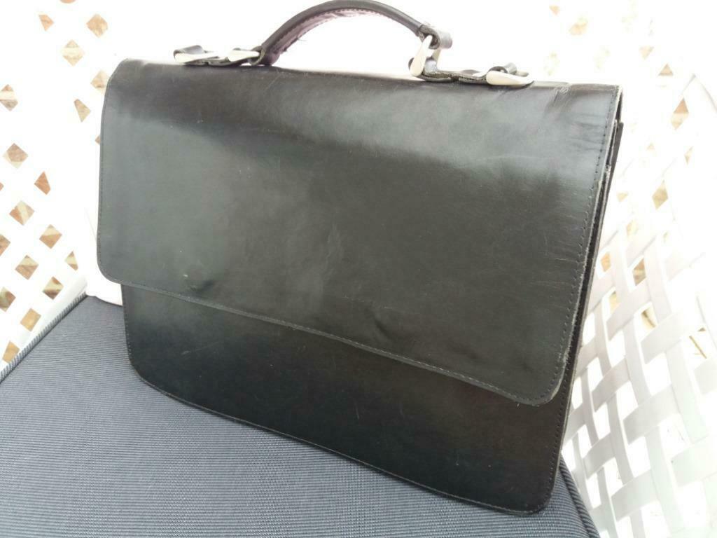 élégante mallette  en cuir noir, excellent état, Computers en Software, Verzenden, Zo goed als nieuw
