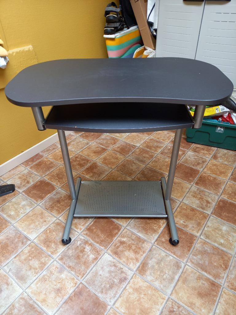 Table d'ordinateur, Enlèvement