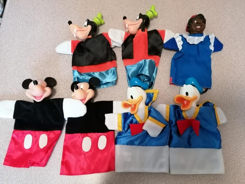 Disney handpoppen 4 euro samen, Ophalen, Zo goed als nieuw
