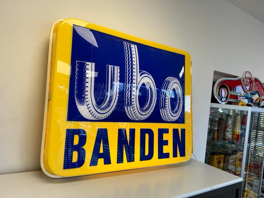 Ubo Tires, ancienne boîte à lumière publicitaire, Collections, Enlèvement ou Envoi, Utilisé, Table lumineuse ou lampe (néon)