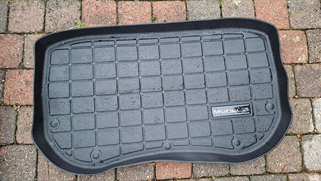 Tapis "tout temps" pour frunk / coffre avant Tesla Model 3, Enlèvement, Comme neuf