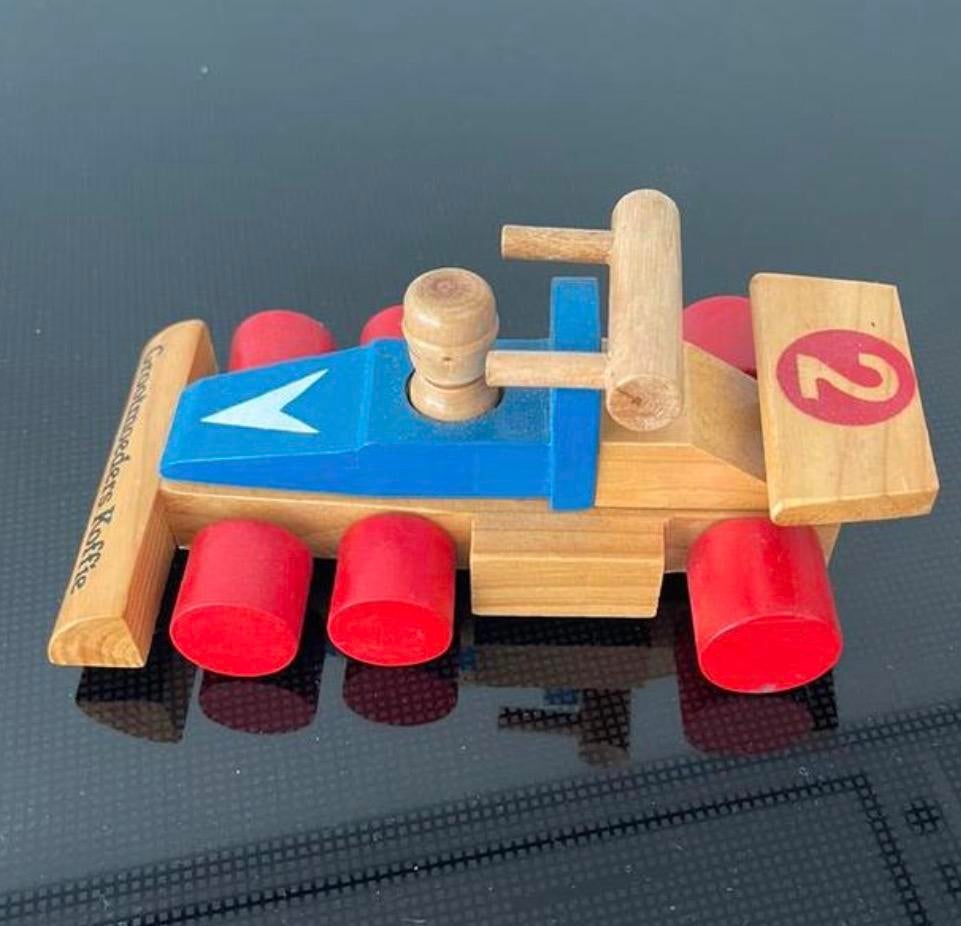 Vintage houten speelgoed formule 1-racewagen. Gullegem, Kinderen en Baby's, Ophalen of Verzenden, Zo goed als nieuw