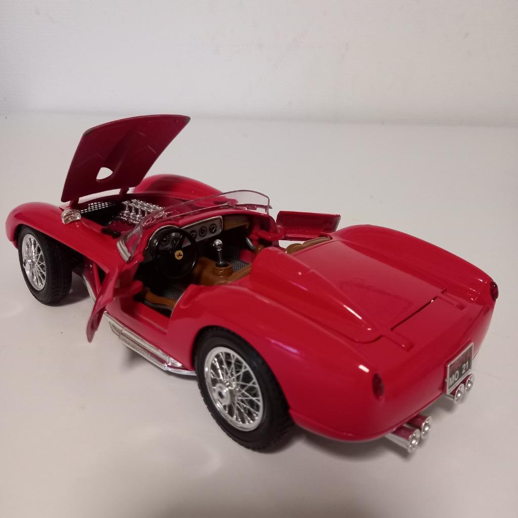 Bburago Ferrari 250 Testa Rossa 1957, Ophalen, Zo goed als nieuw, Auto, Burago