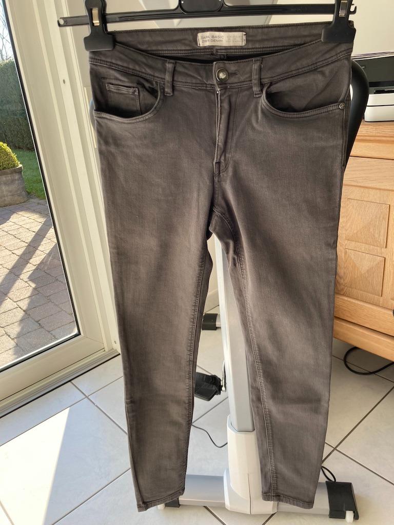 Donkergrijze jeans denim voor meisjes van Zara, Zara, Ophalen of Verzenden, W30 - W32 (confectie 38/40), Grijs