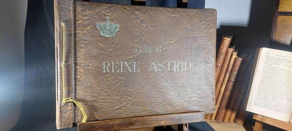 Album Reine Astrid 1937, Antiquités & Art, Curiosités & Brocante, Enlèvement ou Envoi