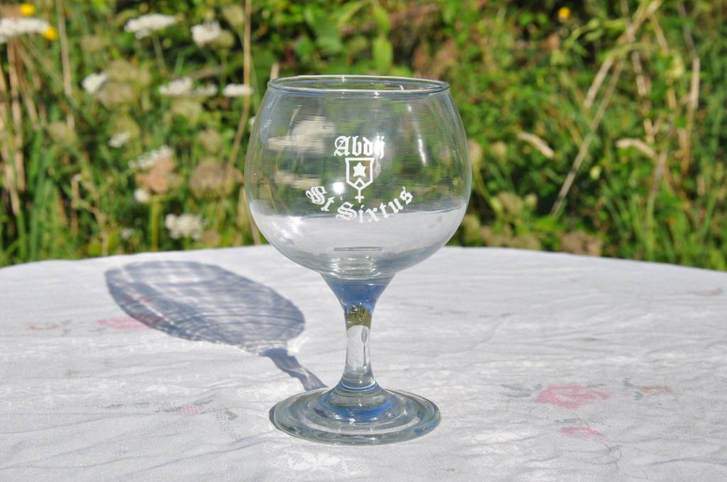 verre sur pied biere abbaye saint sixtus, Verzamelen, Ophalen of Verzenden, Zo goed als nieuw, Glas of Glazen, Overige merken