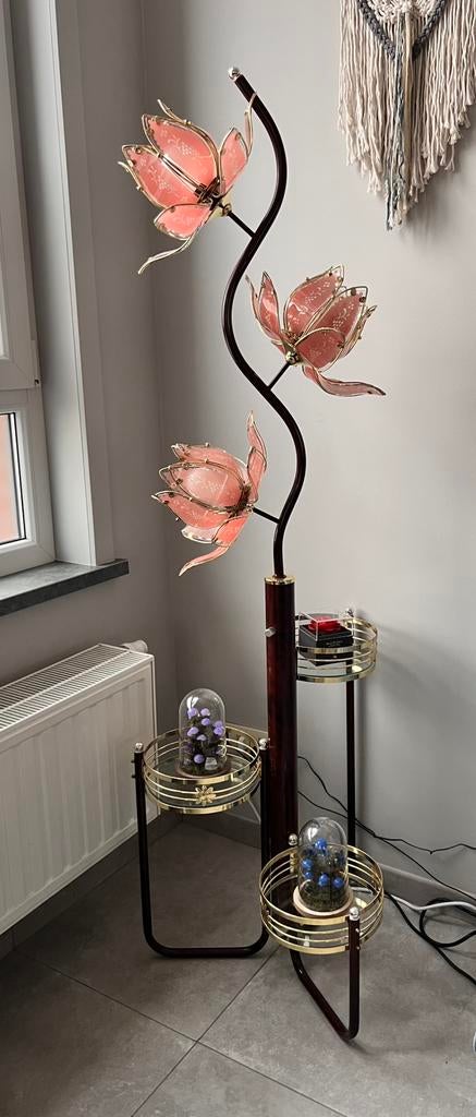 Magnifique lampadaire Lotus années 70 avec 3 plateaux, Verre, Utilisé, Hollywood Regency, 150 à 200 cm