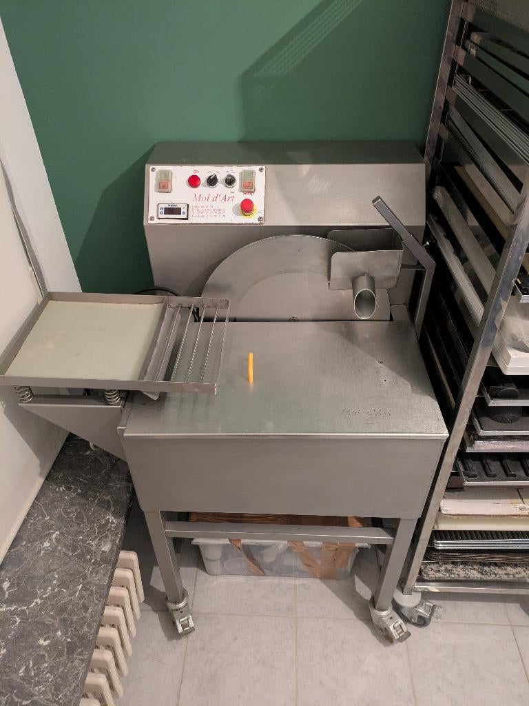 Chocolade wielmachine 50kg Moldart, Ophalen of Verzenden, Gebruikt, Bakkerij en Slagerij