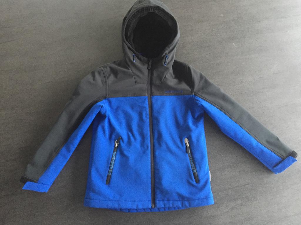 Blauw/zwarte Softshell jas maat 140, Ophalen, Zo goed als nieuw