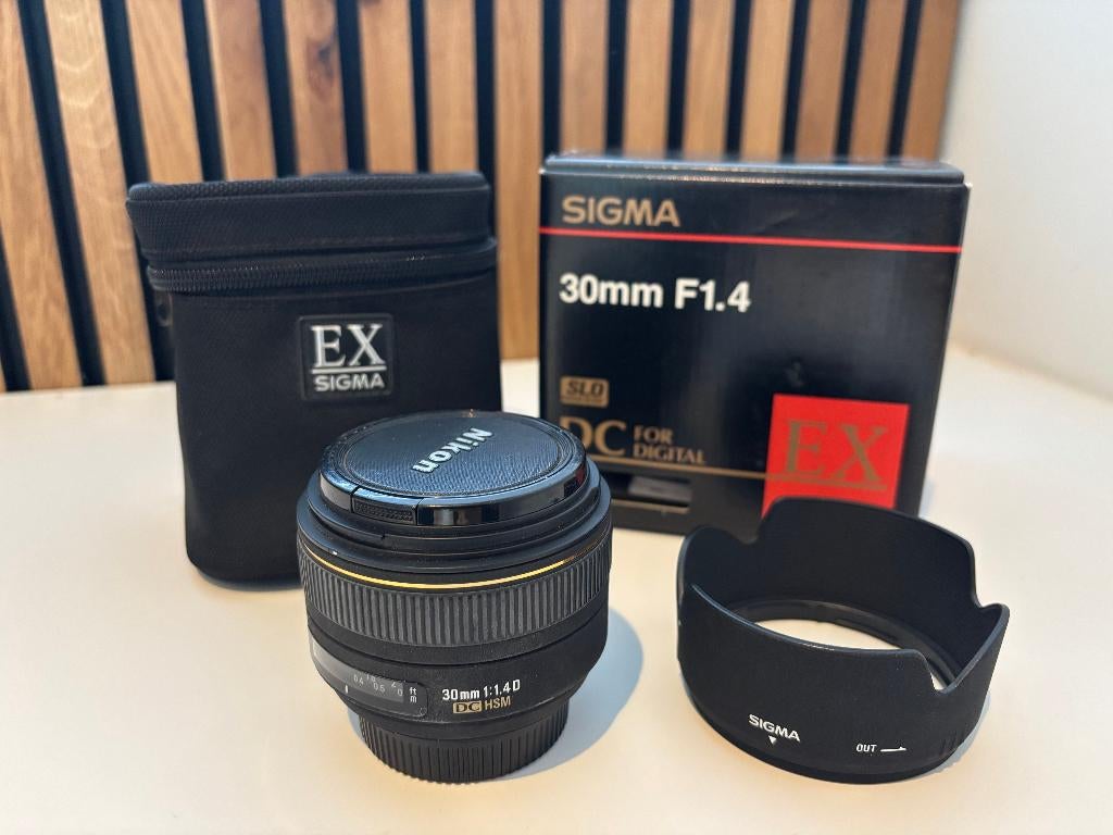 Objectief Sigma 30mm f/1.4 EX DC HSM – Nikon (DX), Audio, Tv en Foto, Ophalen, Zo goed als nieuw, Standaardlens