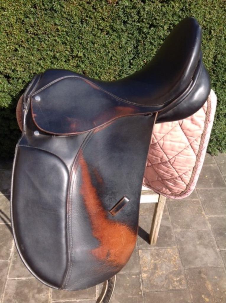 Dressuurzadel 17", Ophalen, Gebruikt