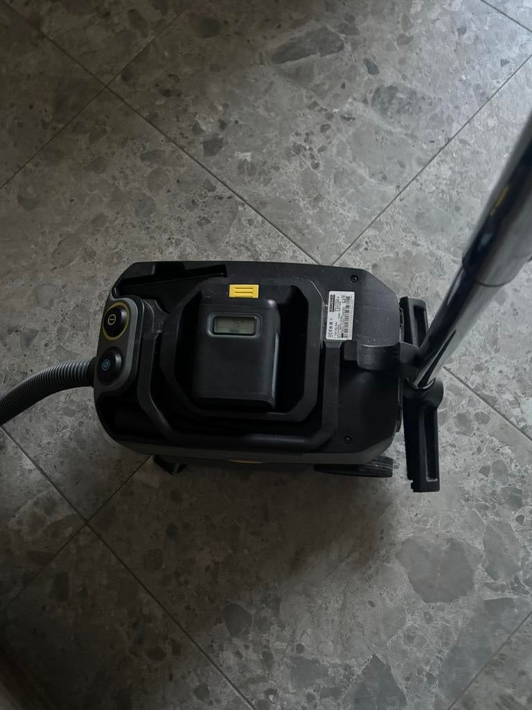 Karcher T10/bp Draadloze stofzuiger, Ophalen, Stofzuiger, Zo goed als nieuw, Minder dan 1200 watt