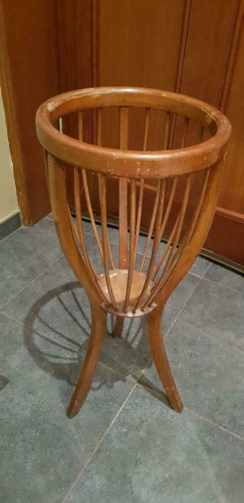 Tres joli panier sur pieds en bois courbé, Huis en Inrichting, Ophalen